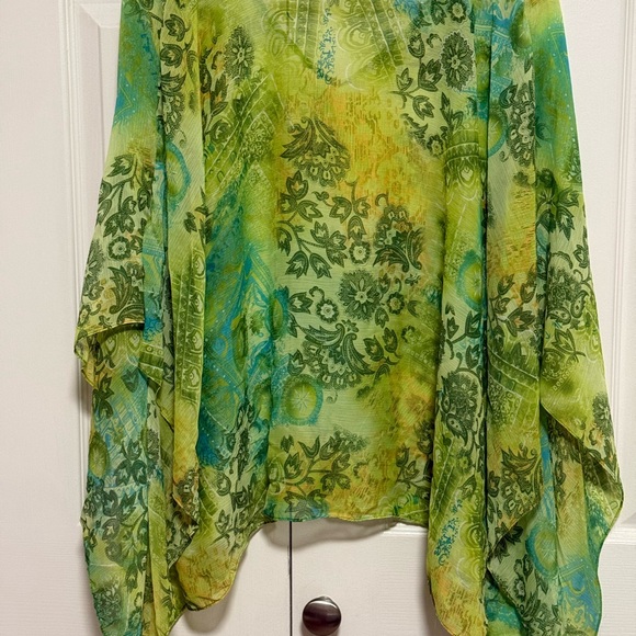 Susan Graver sheer handkerchief , fliral Patterned Top. Boho. 2 X - Picture 5 of 9